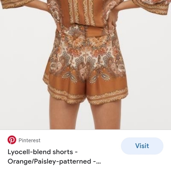 H&M Pants - H&M Paisley Shorts NWT